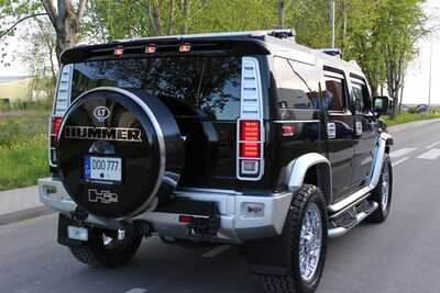 Ispudingas Hummer H2 dzipas