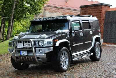 Isskirtinis Hummer H2 automobilis